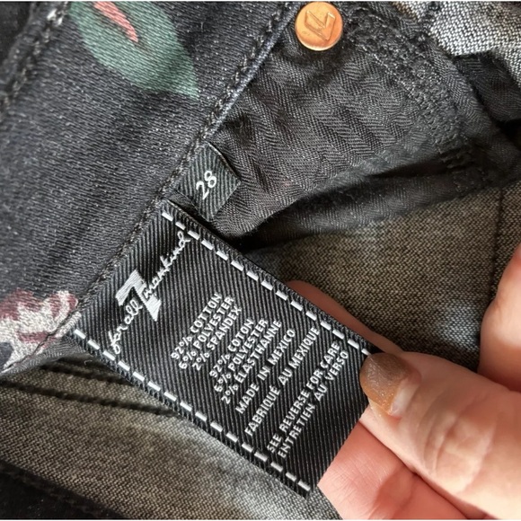 7 For All Mankind Roxette Crop Straight Leg Black Floral Denim Jeans size 28 - Picture 6 of 7